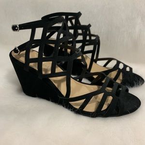💥 Black wedges